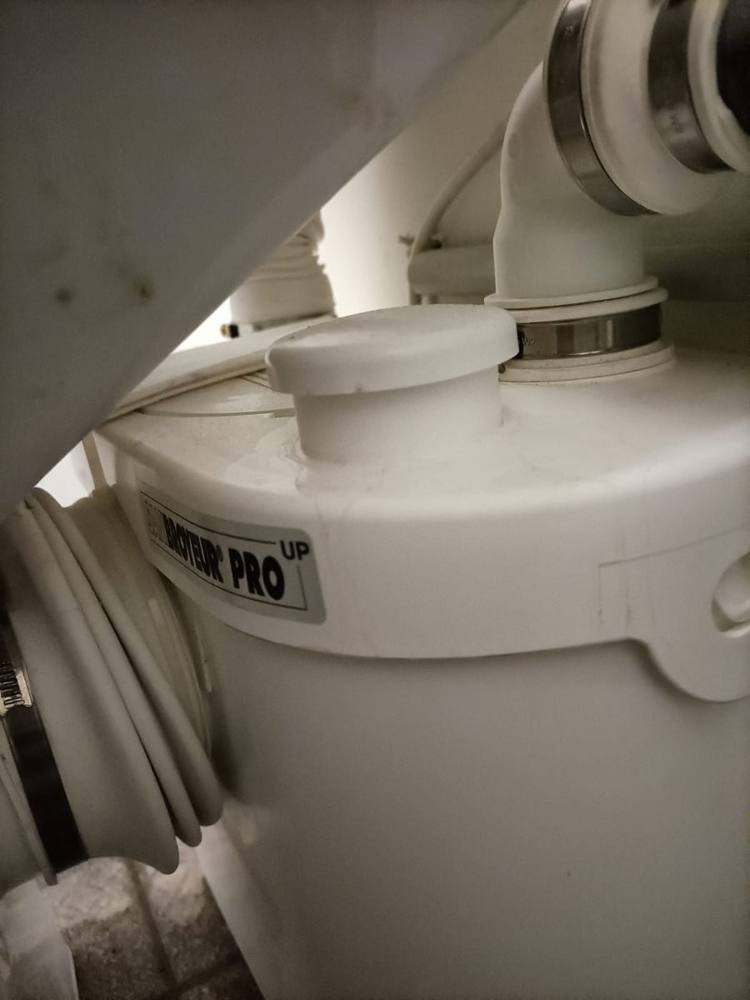 Détail de la cuve d'un sanibroyeur SFA Pro UP